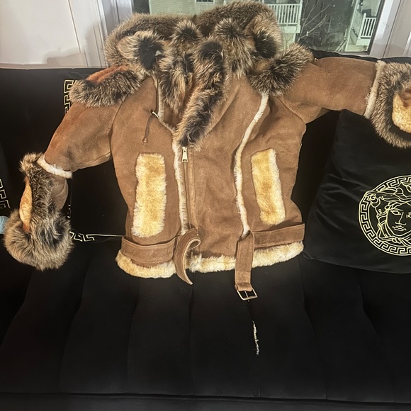 Women Cropped  Real Shearling with Fox Trims - Picture 6 of 8